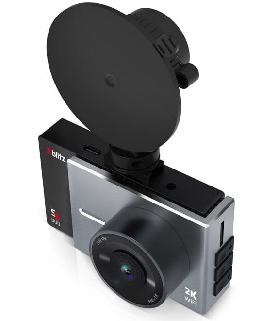 Wideorejestrator-XBLITZ-S9-Duo-skos-3.jpg