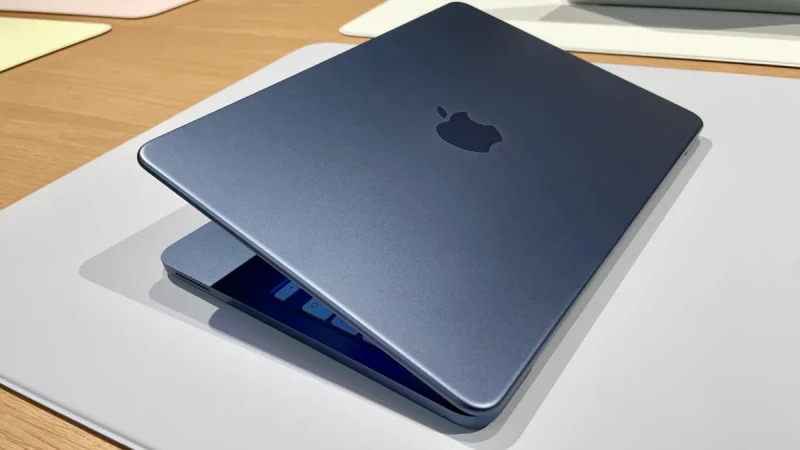 macbook-neo-intigo-closed.jpg.webp